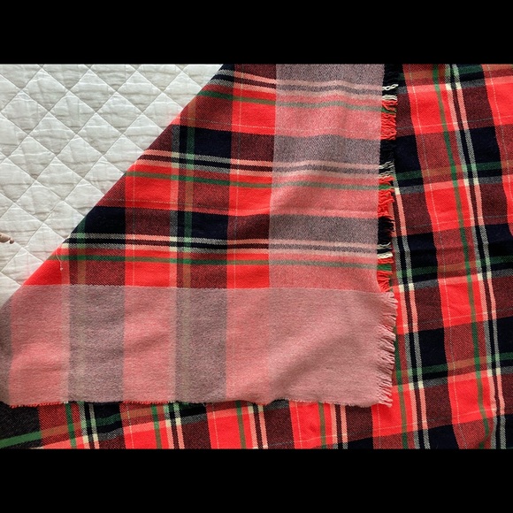 NWOT J. CREW Winter scarf! - Picture 5 of 5